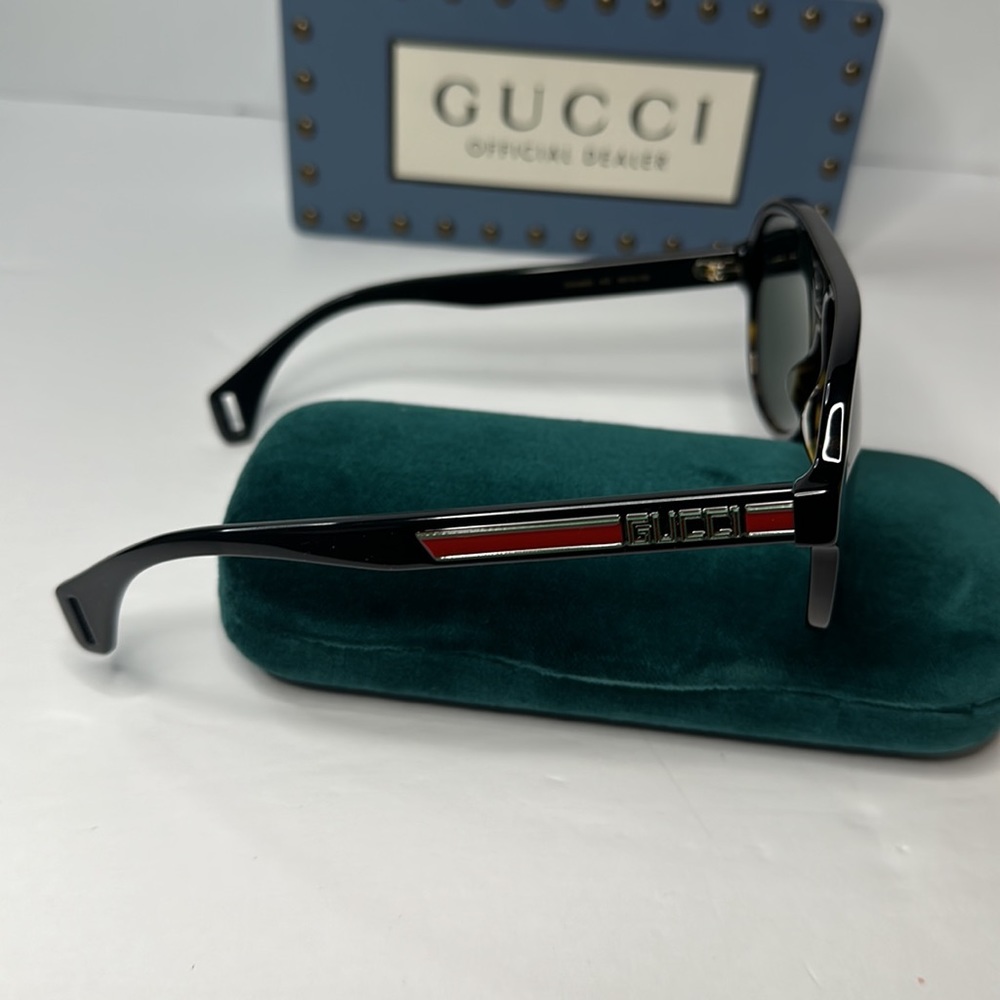 New Authentic GUCCI
Grey Green Pilot Men's Sunglasses GG0463S00358 - Picture 7 of 14